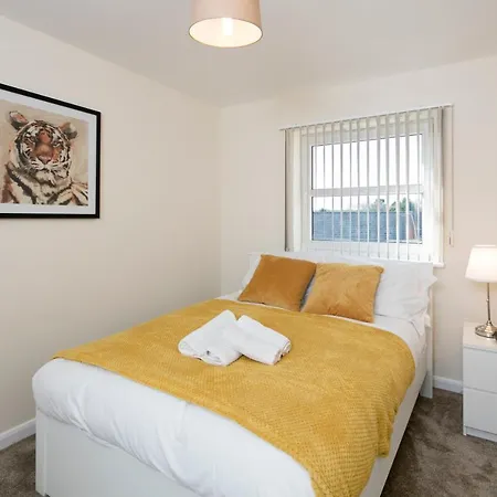 Birmingham Business Hub: Spacious 2-Bedroom Near NEC & City Centre Exterior photo