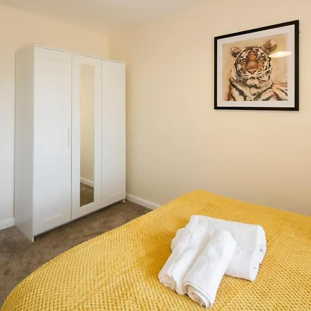 Birmingham Business Hub: Spacious 2-Bedroom Near NEC & City Centre Exterior photo