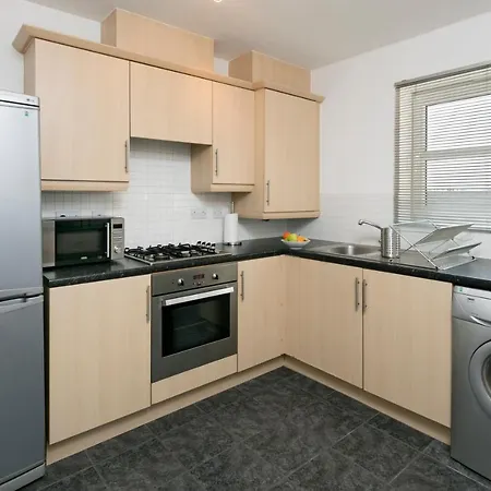 Birmingham Business Hub: Spacious 2-Bedroom Near NEC & City Centre Exterior photo