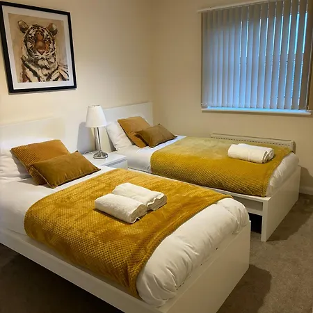 Birmingham Business Hub: Spacious 2-Bedroom Near NEC & City Centre Exterior photo